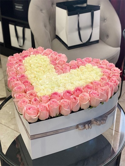 Kutu İçerisinde Pembe Beyaz Güller 5607